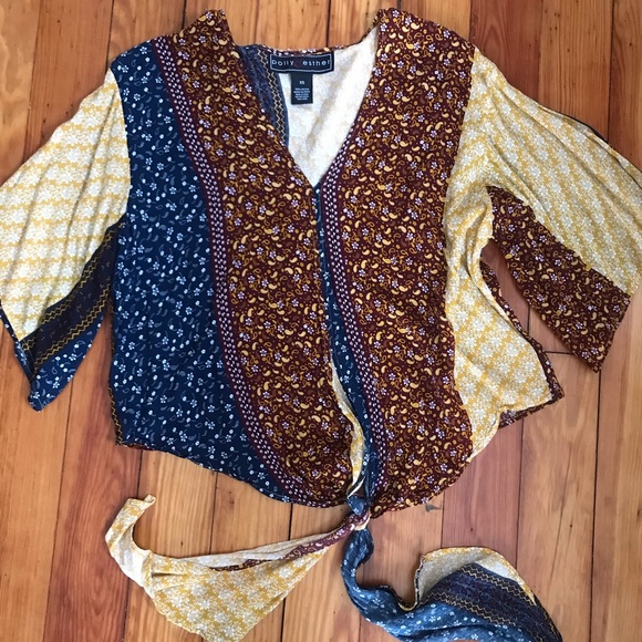 Polly & Esther Tops - Poly & Easther Peasant style tie front blouse